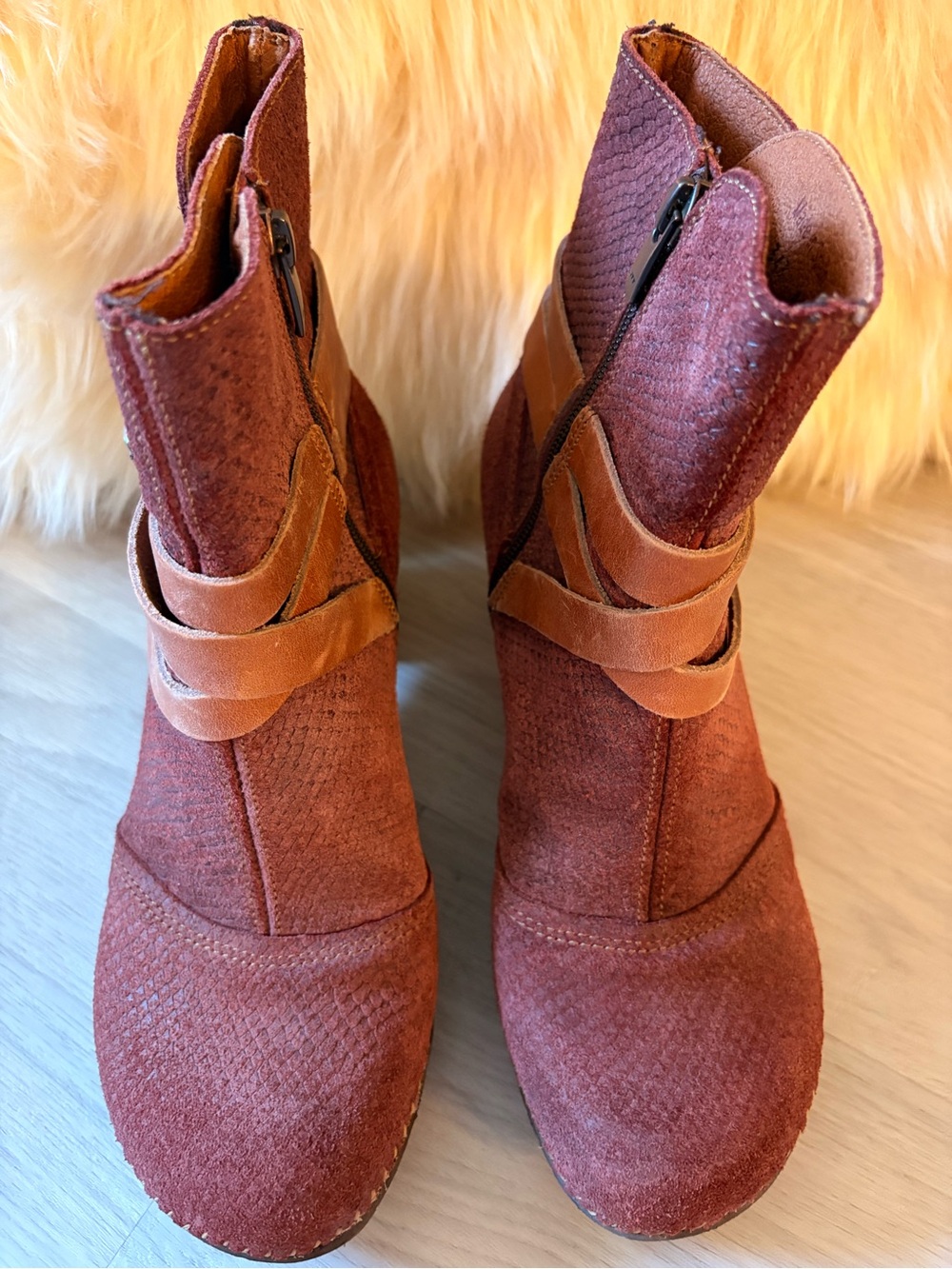 ART Red-Brown Suede 3” heel booties - Picture 5 of 7